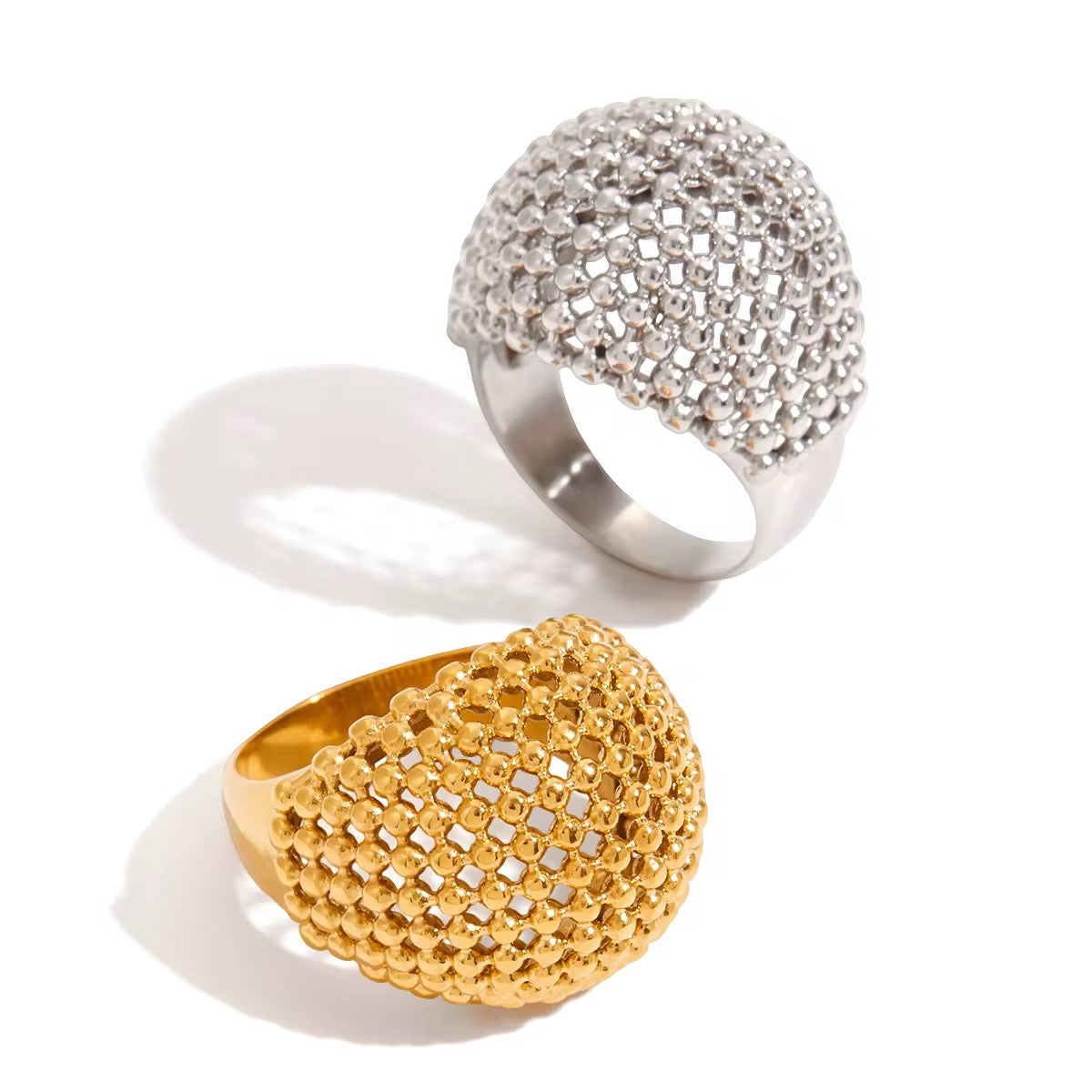 Bague dôme texturé – acier inoxydable doré ou argenté