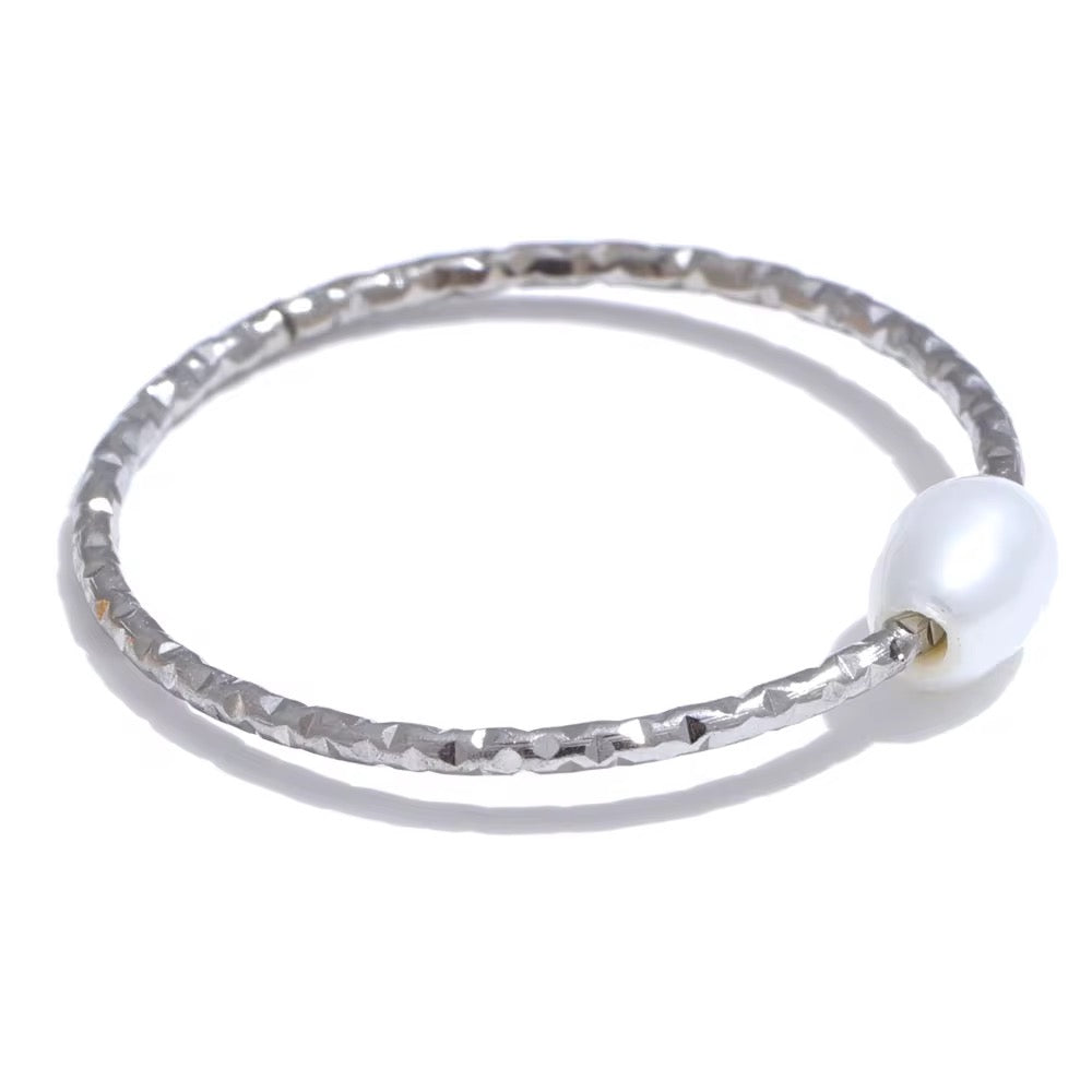 Bague fine avec mini perle naturelle L'or Didon
