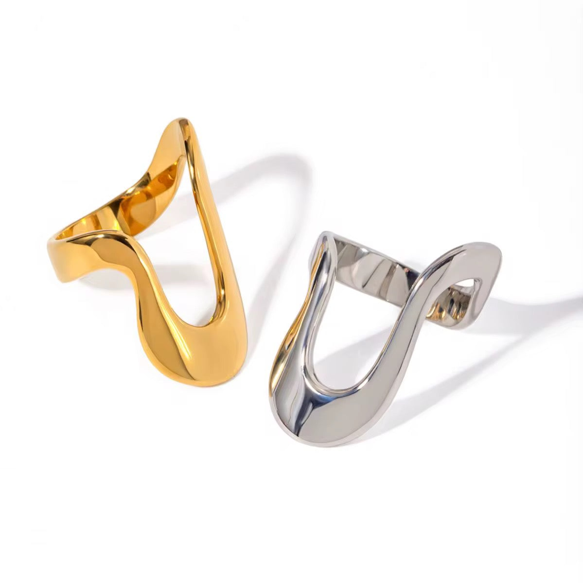 Bague Ovale Forme U – Doré ou Argenté en acier Inoxydable