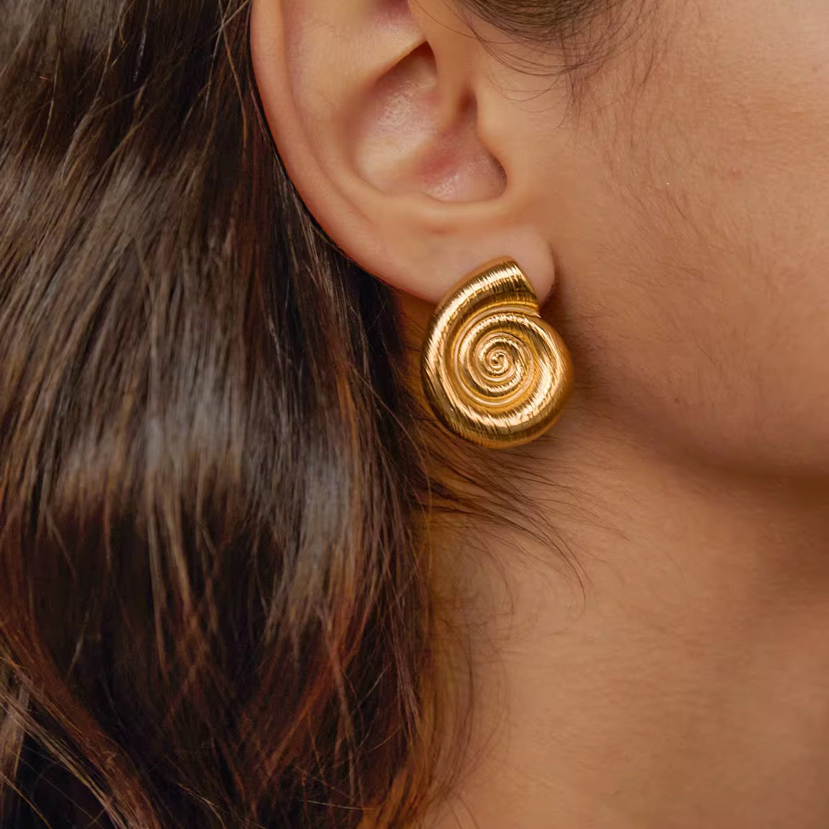 Boucles d’oreilles coquillage dorées ou argentées – Acier inoxydable hypoallergénique, légères & stylées.