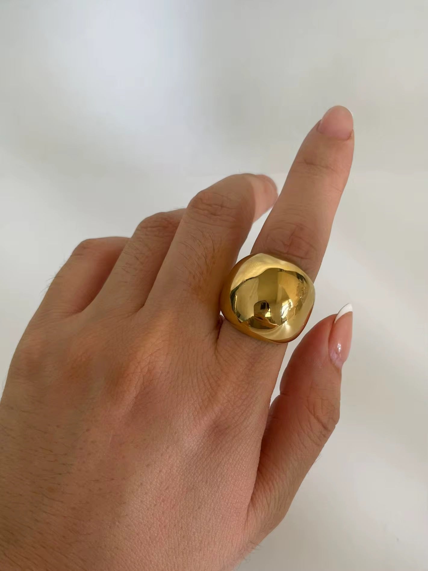 Bague dôme minimaliste – acier inoxydable doré ou argenté