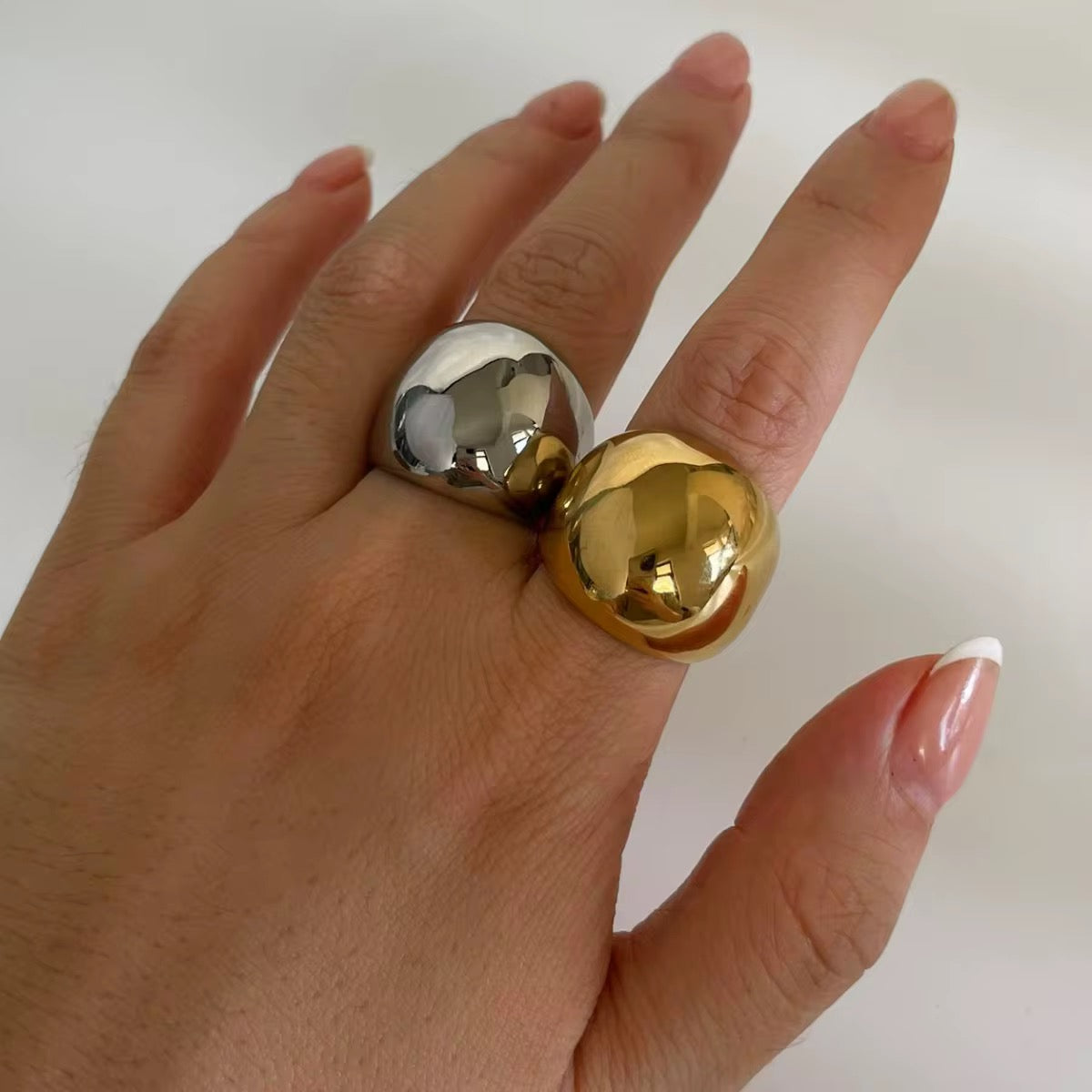 Bague dôme minimaliste – acier inoxydable doré ou argenté