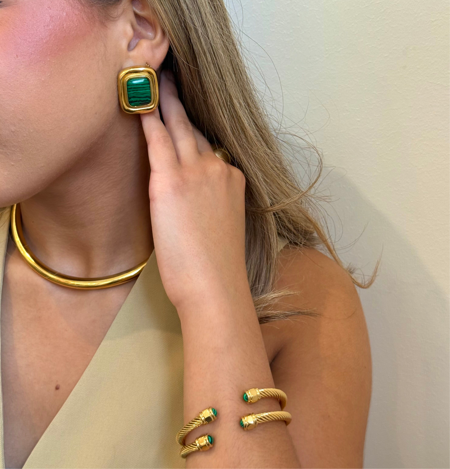 Boucles d’oreilles vintage dorées – Pierre verte malachite | Style old money