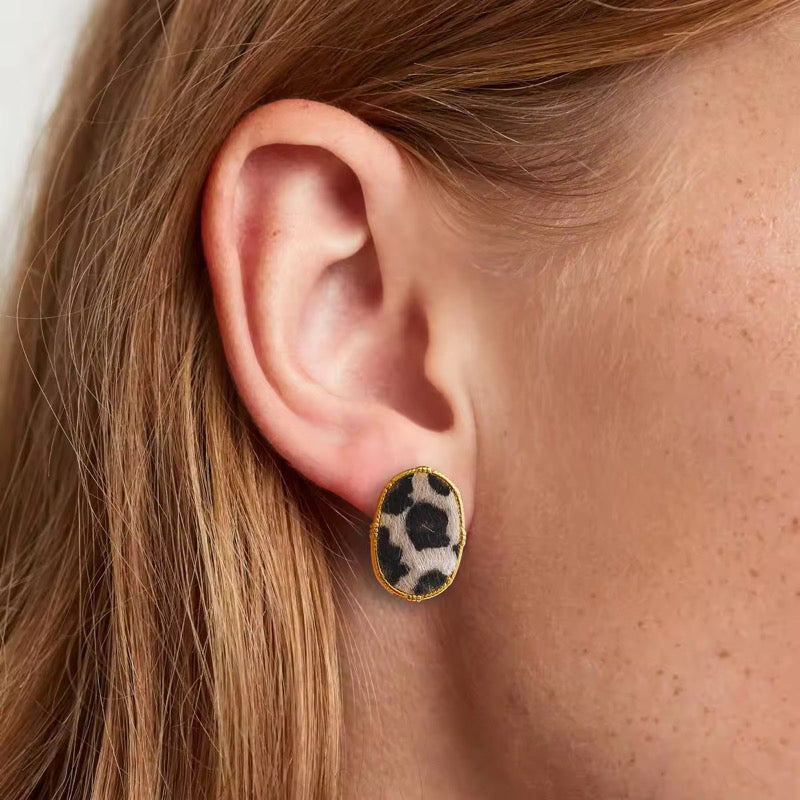 Boucles d’oreilles forme ovale empreinte léopard