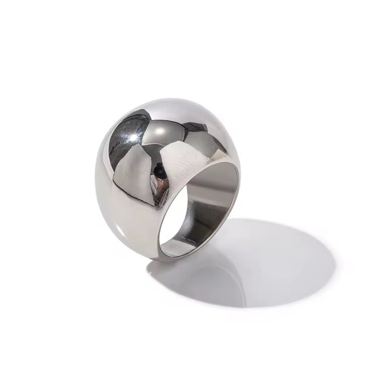 Bague dôme minimaliste – acier inoxydable doré ou argenté