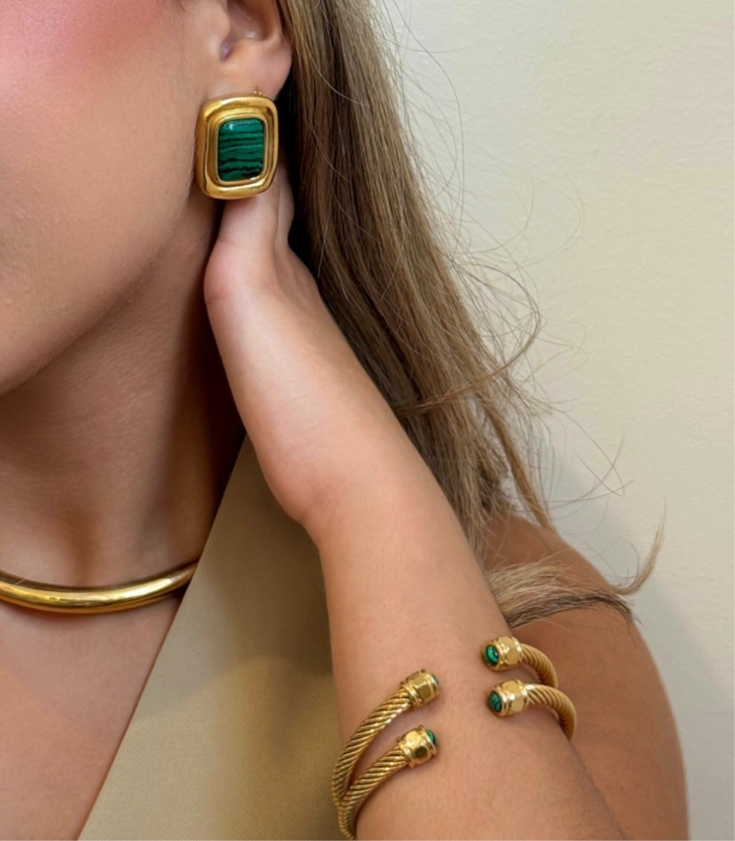 Boucles d’oreilles vintage dorées – Pierre verte malachite | Style old money