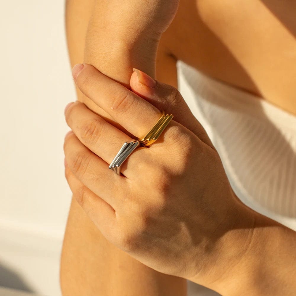 Quartz : Bague dorée à design superposé
