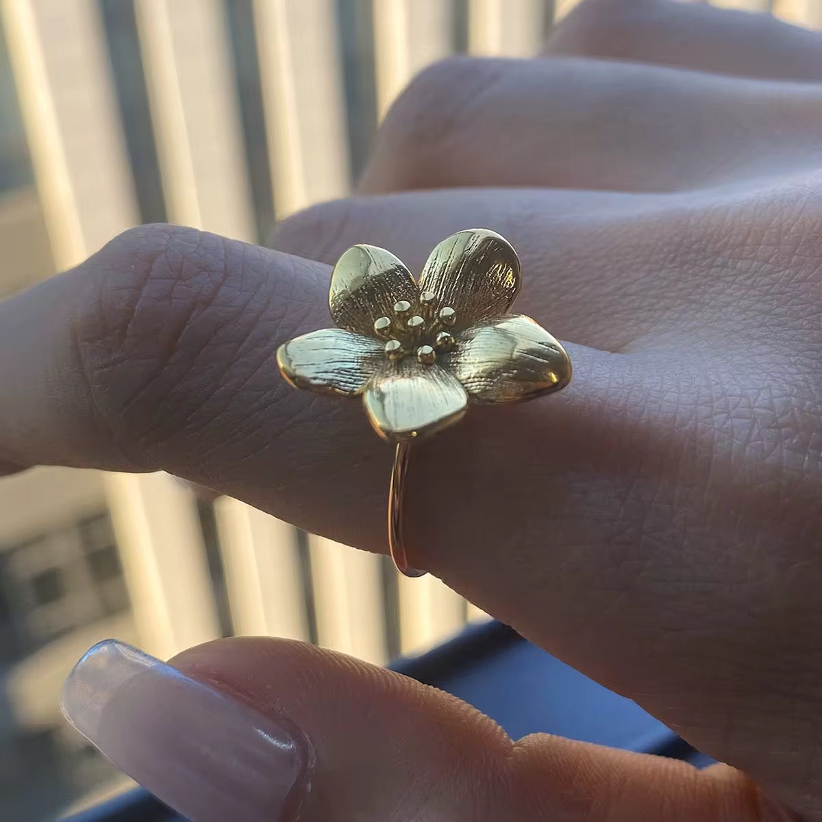 Bague Fleur Sakura – Acier Inoxydable Plaqué Or réglable