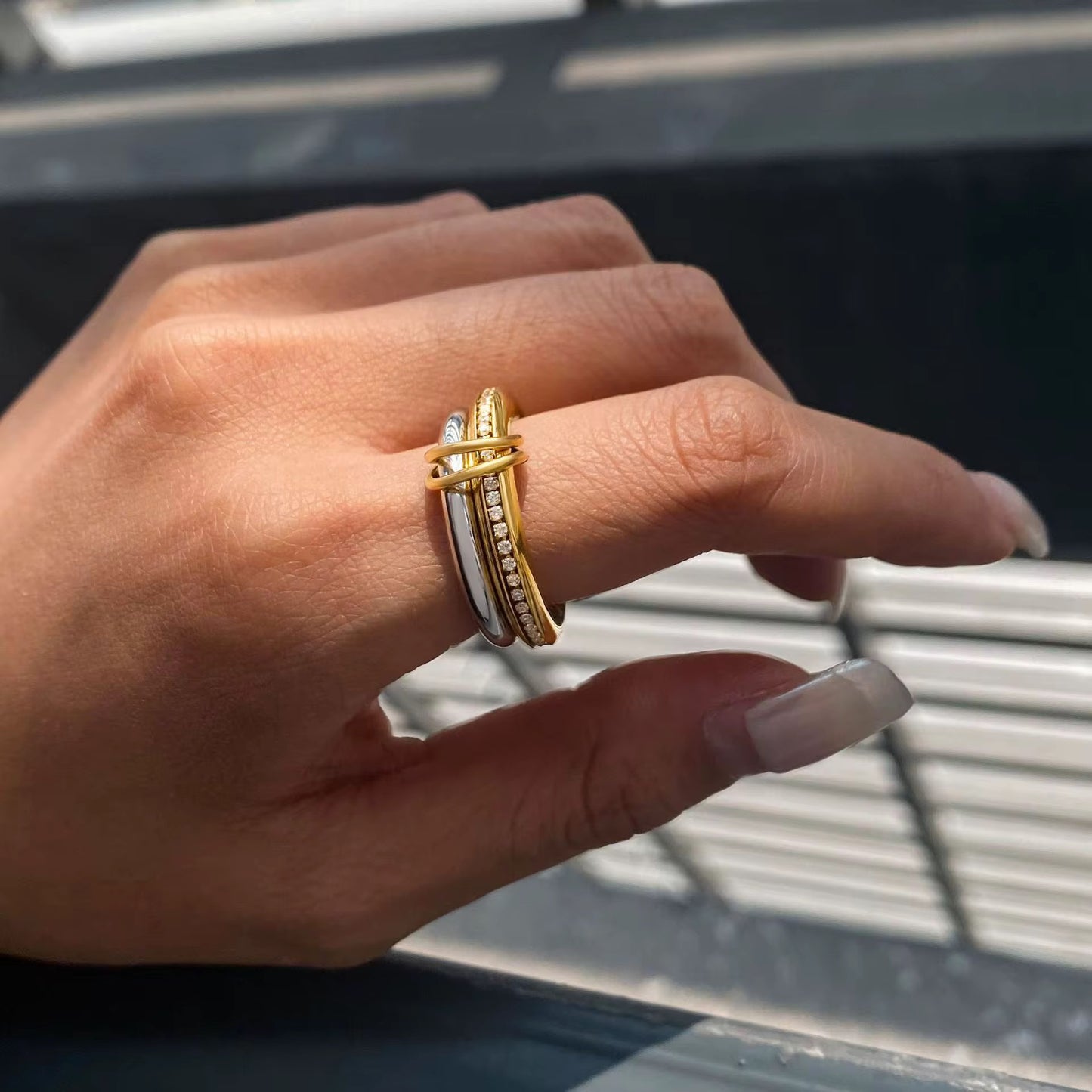 Bague double anneaux bicolore – Acier inoxydable plaqué or et argent