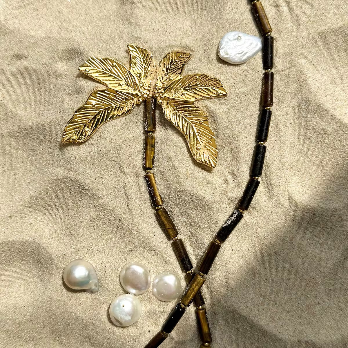 Boucles d'Oreilles design palmier « Palméa » – Feuilles Dorées Plaqué Or