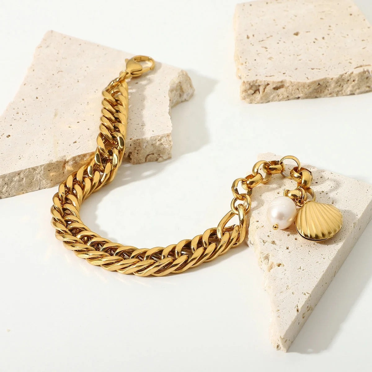 Bracelet Chaîne Cubaine Doré avec Perle d'Eau Douce - Stylé, Waterproof et Ajustable