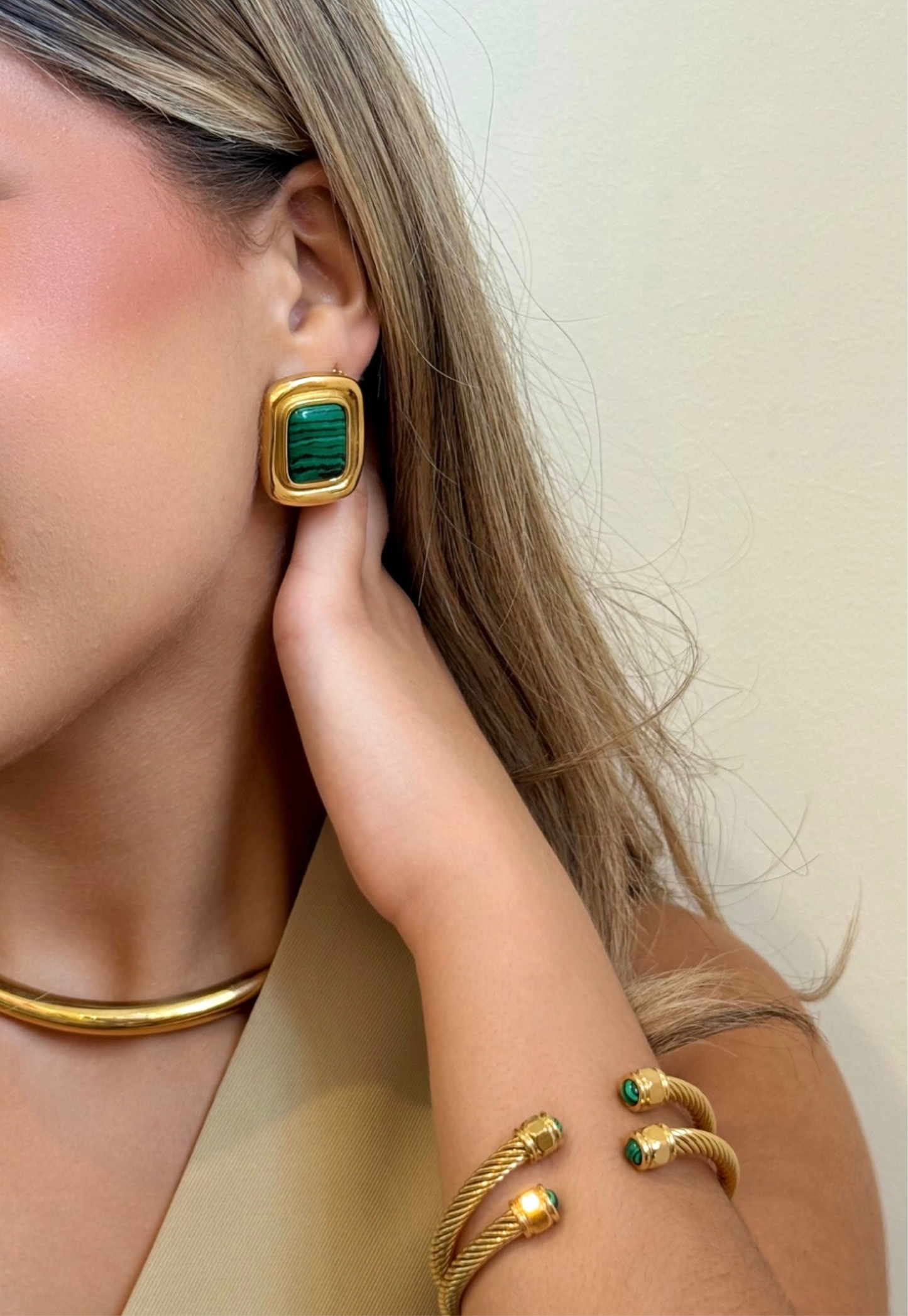 Boucles d’oreilles vintage dorées – Pierre verte malachite | Style old money