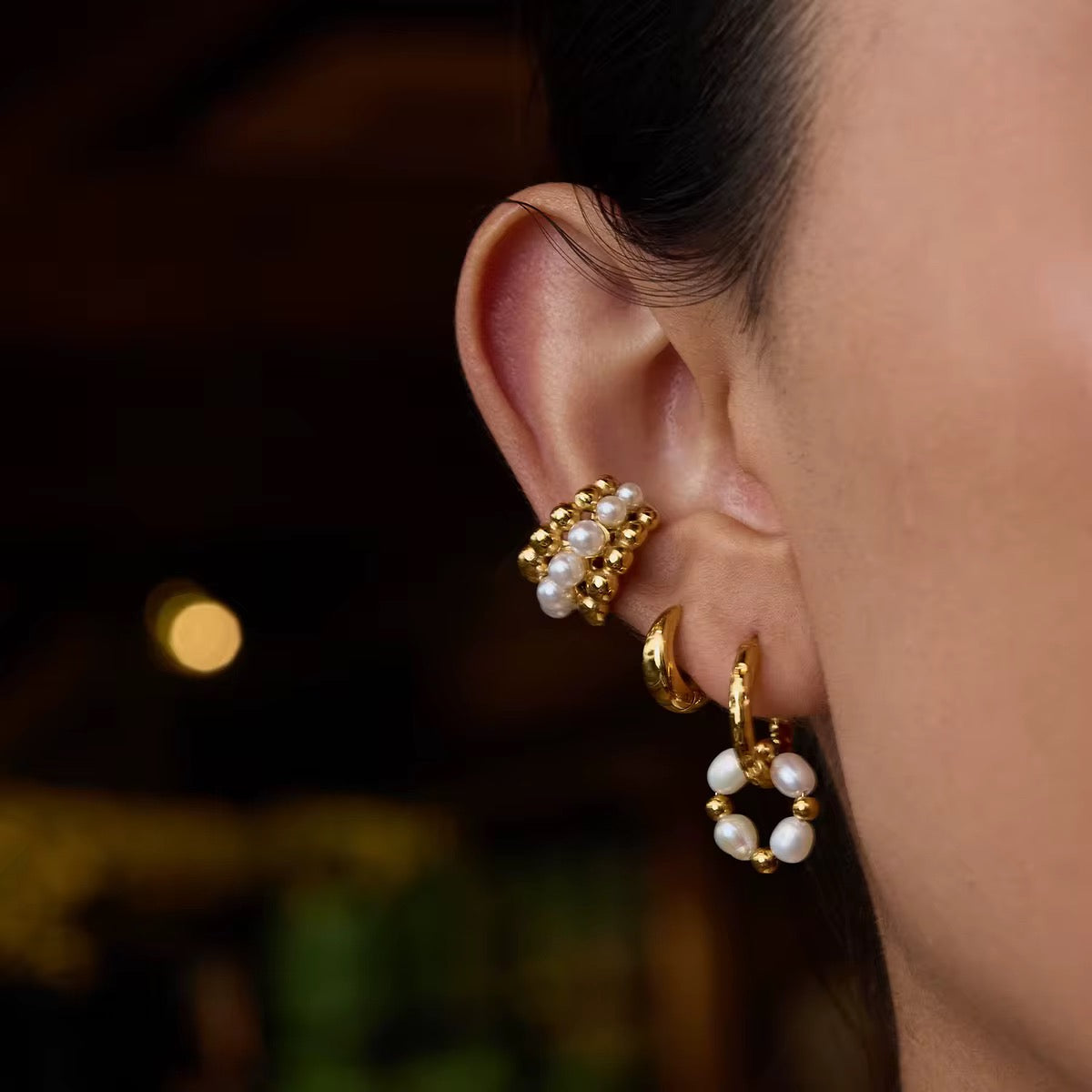 Ear cuff orné de perles blanches : bague d’oreilles L'or Didon