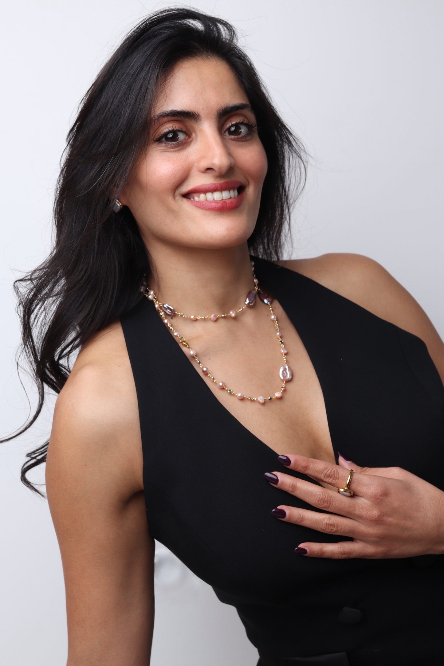 Sautoir perles naturelles sublimé de pierres de zirconium