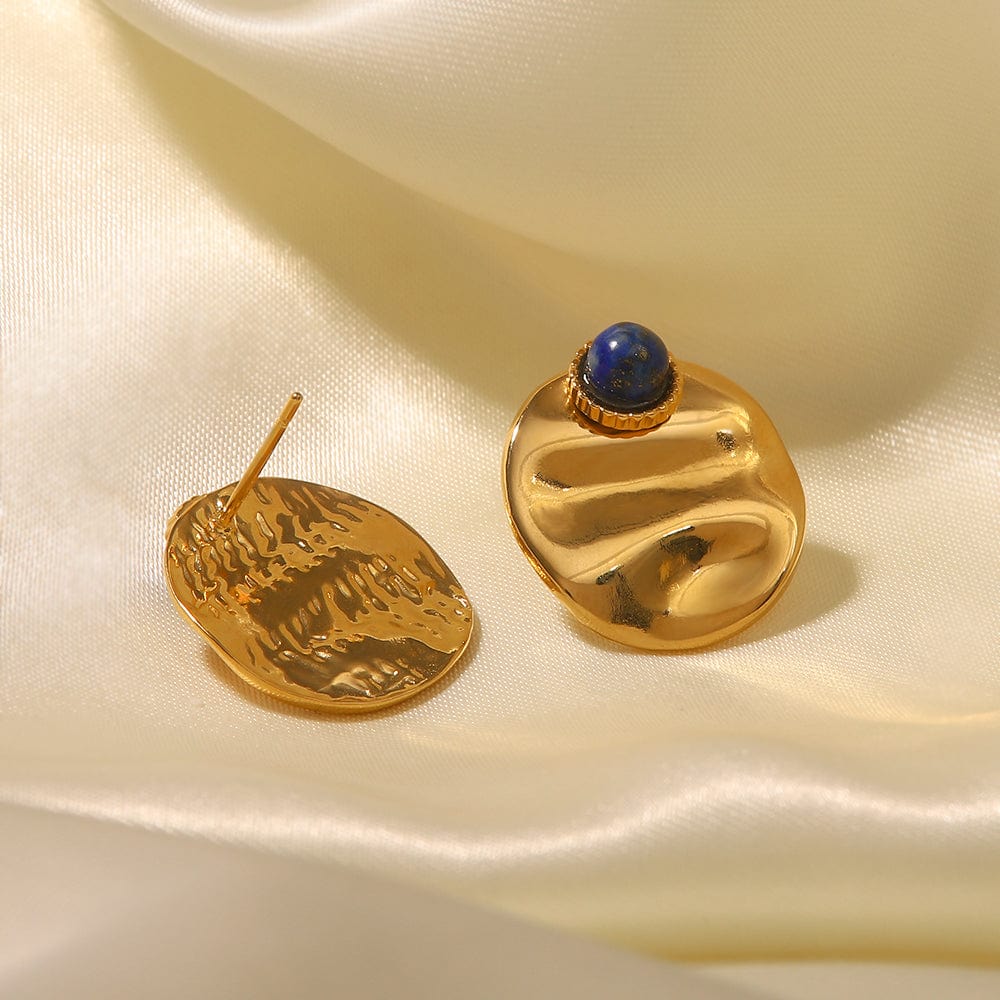 Sophia : Boucles d'oreilles martelées ornées de pierres de Lapis bleu