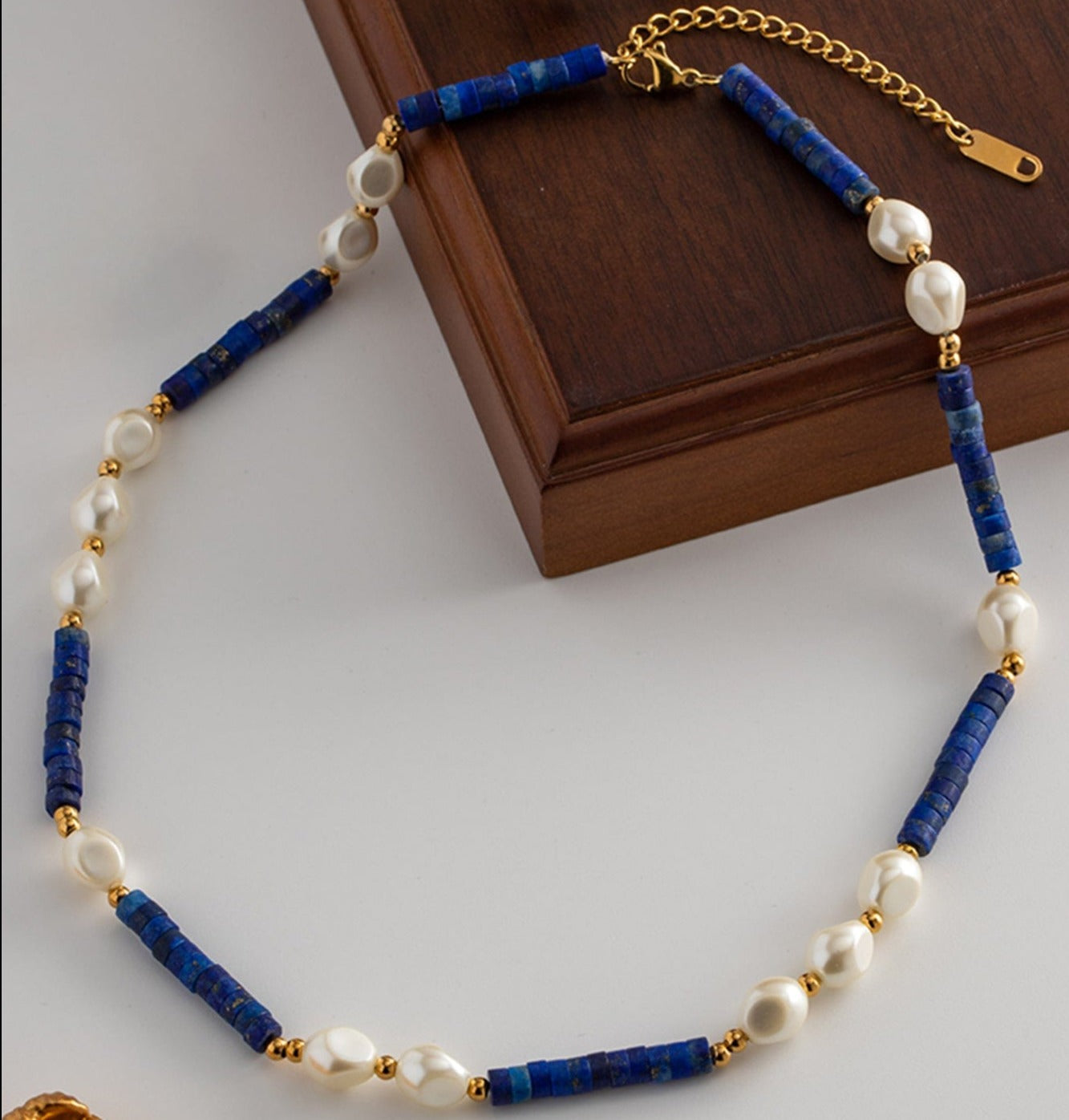 Azur : Collier ras du cou en pierre naturelles