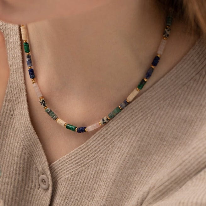 Sept chakras : collier ras du cou