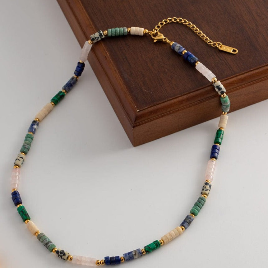 Sept chakras : collier ras du cou