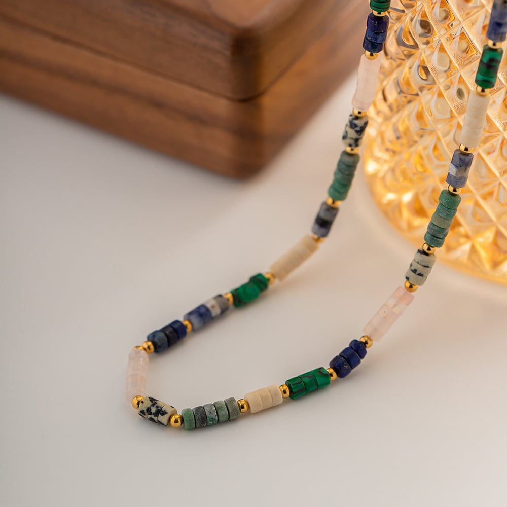 Sept chakras : collier ras du cou