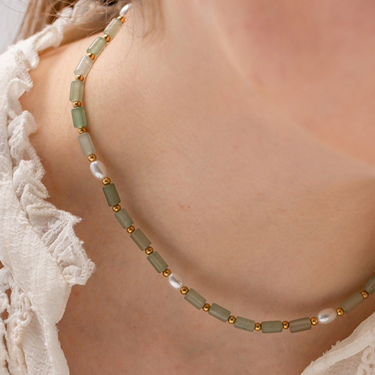 Sérénité : Collier ras du cou " pierres naturelles"