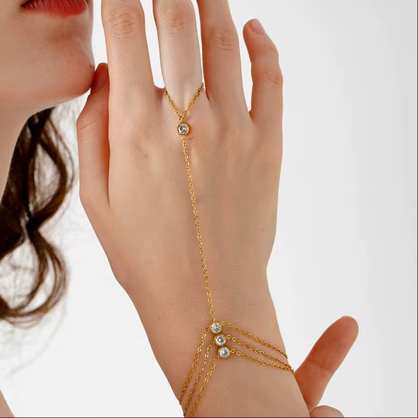 Chaîne de main multi-chaînes zircon – bijou de main élégant | L’Or Didon
