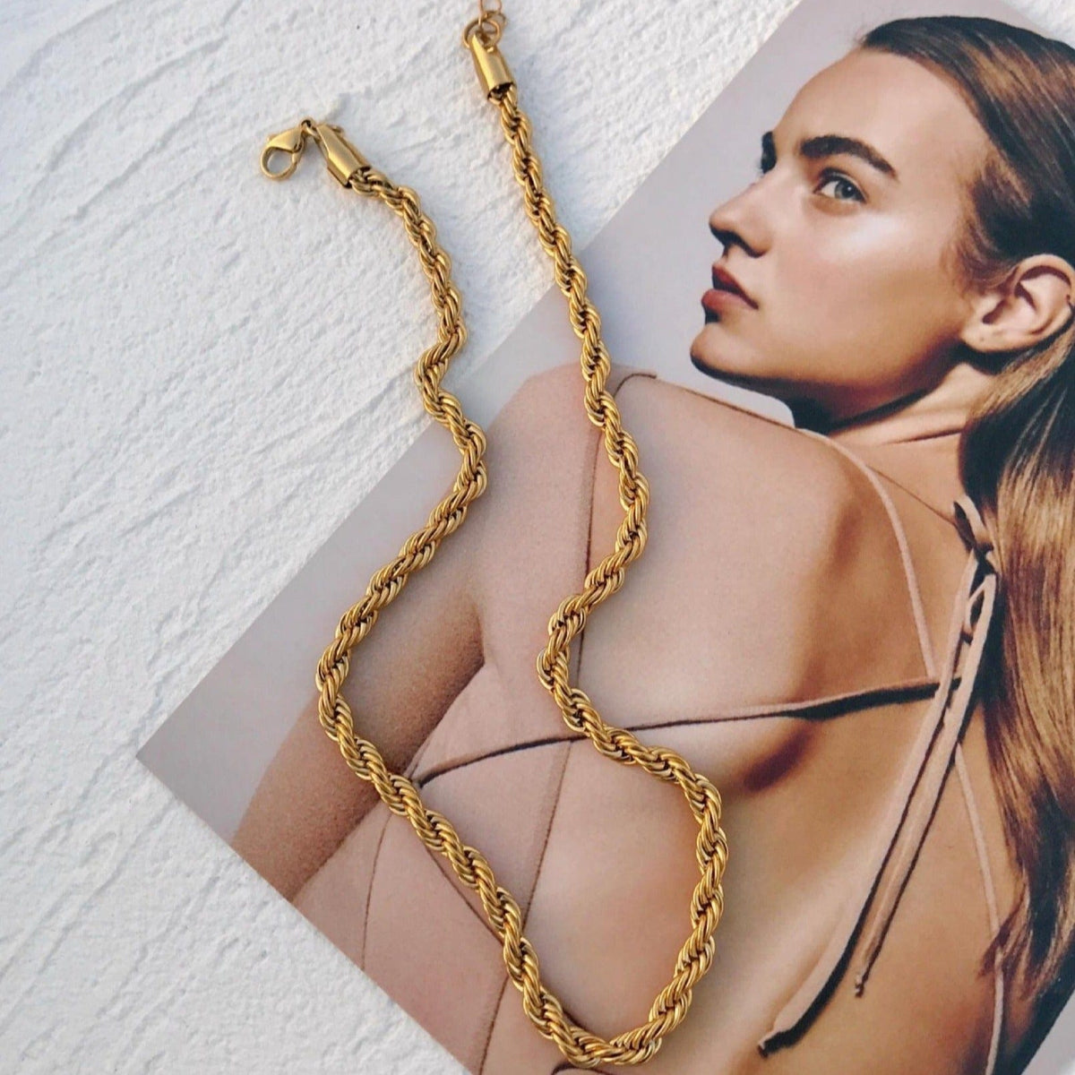 Rihanna : Collier corde L'or Didon