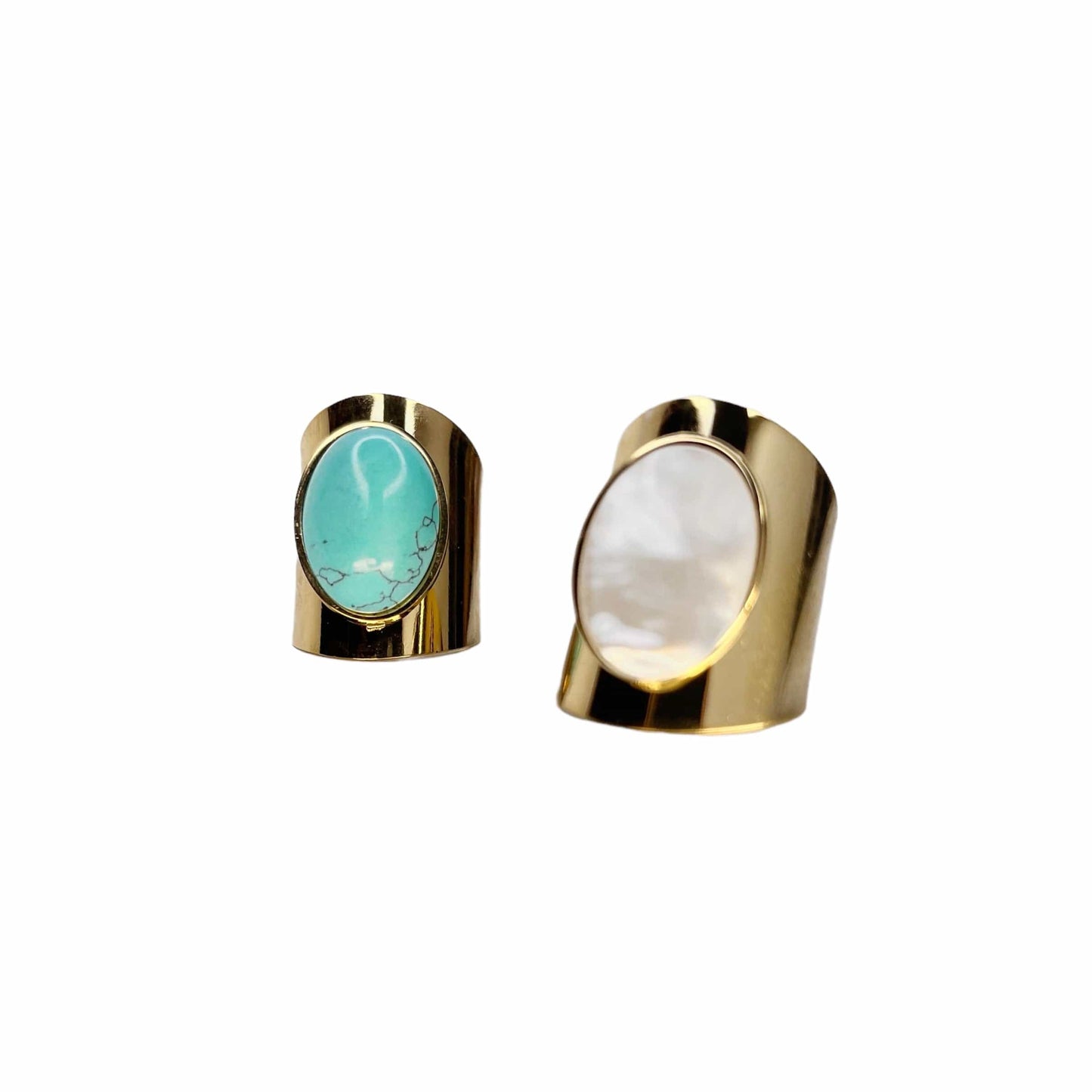 Orientale : Bague sertie d'une pierre naturelle polie