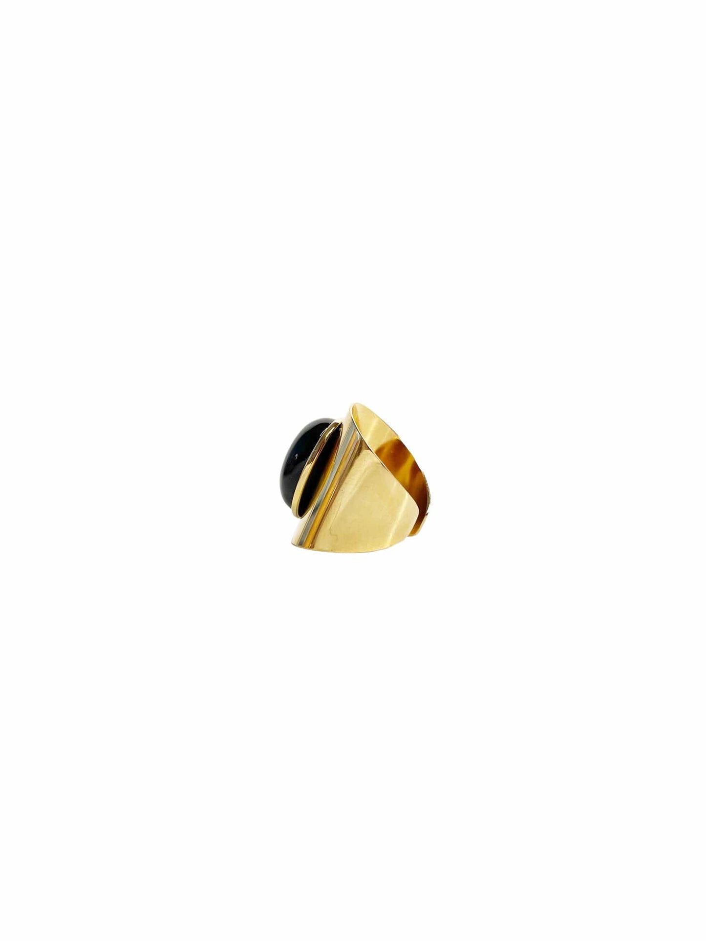 Orientale : Bague sertie d'une pierre naturelle polie