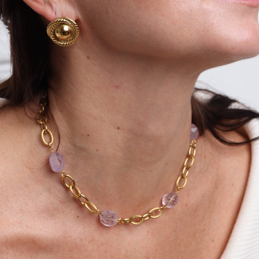 Collier ras du cou doré avec quatre pierres naturelles d'améthyste