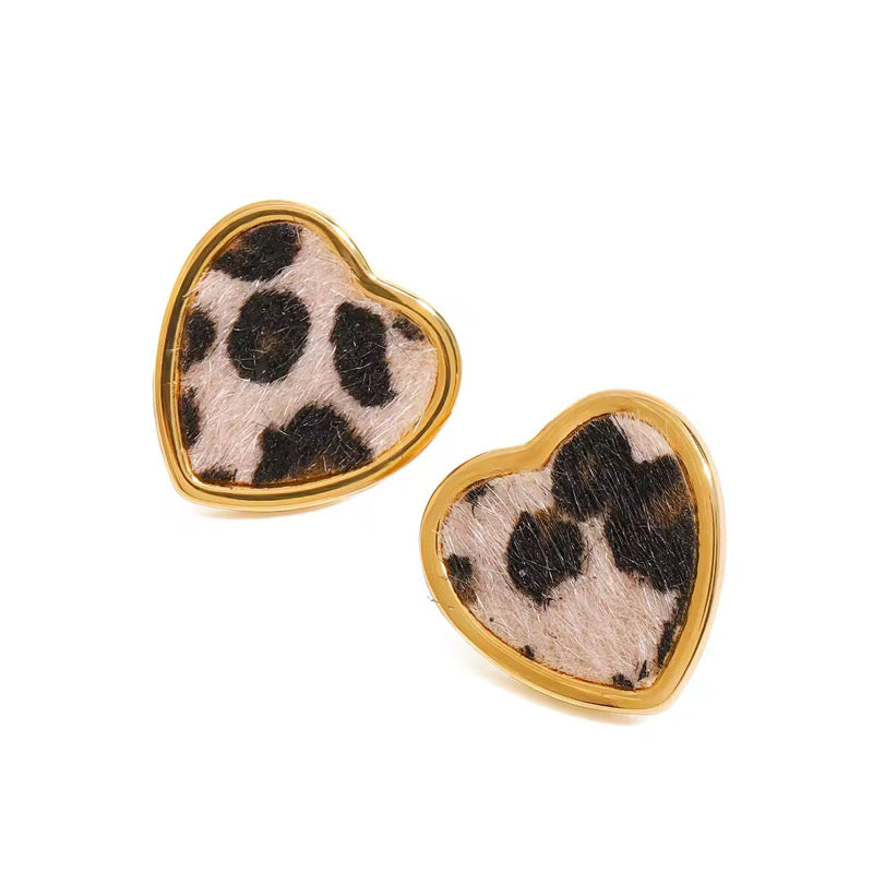 boucles d’oreilles léopard empreinte en forme de cœur