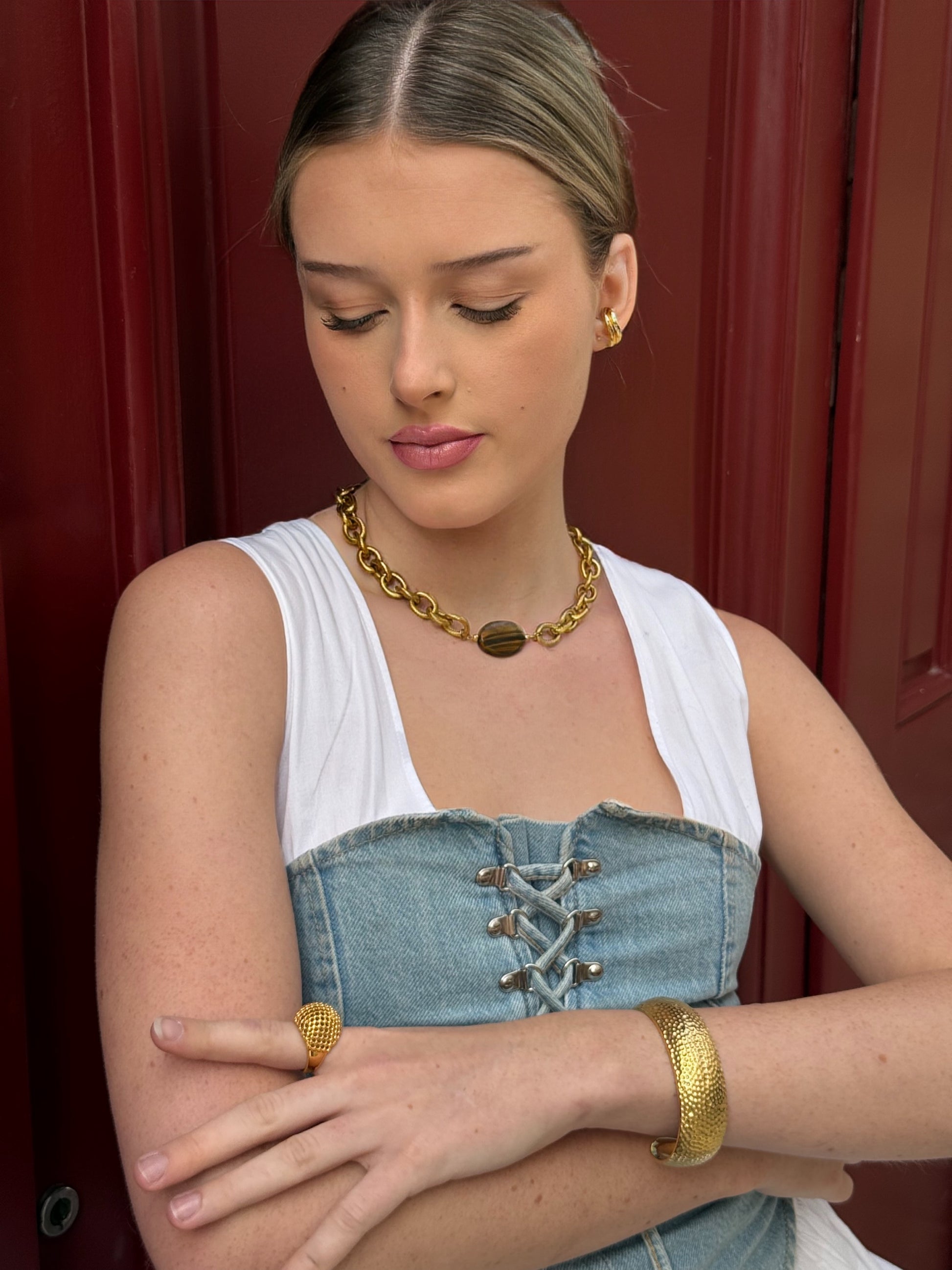 Collier Lydie grosse chaîne dorée avec pierre naturelle au centre inspiration collier Loulou kitchen 