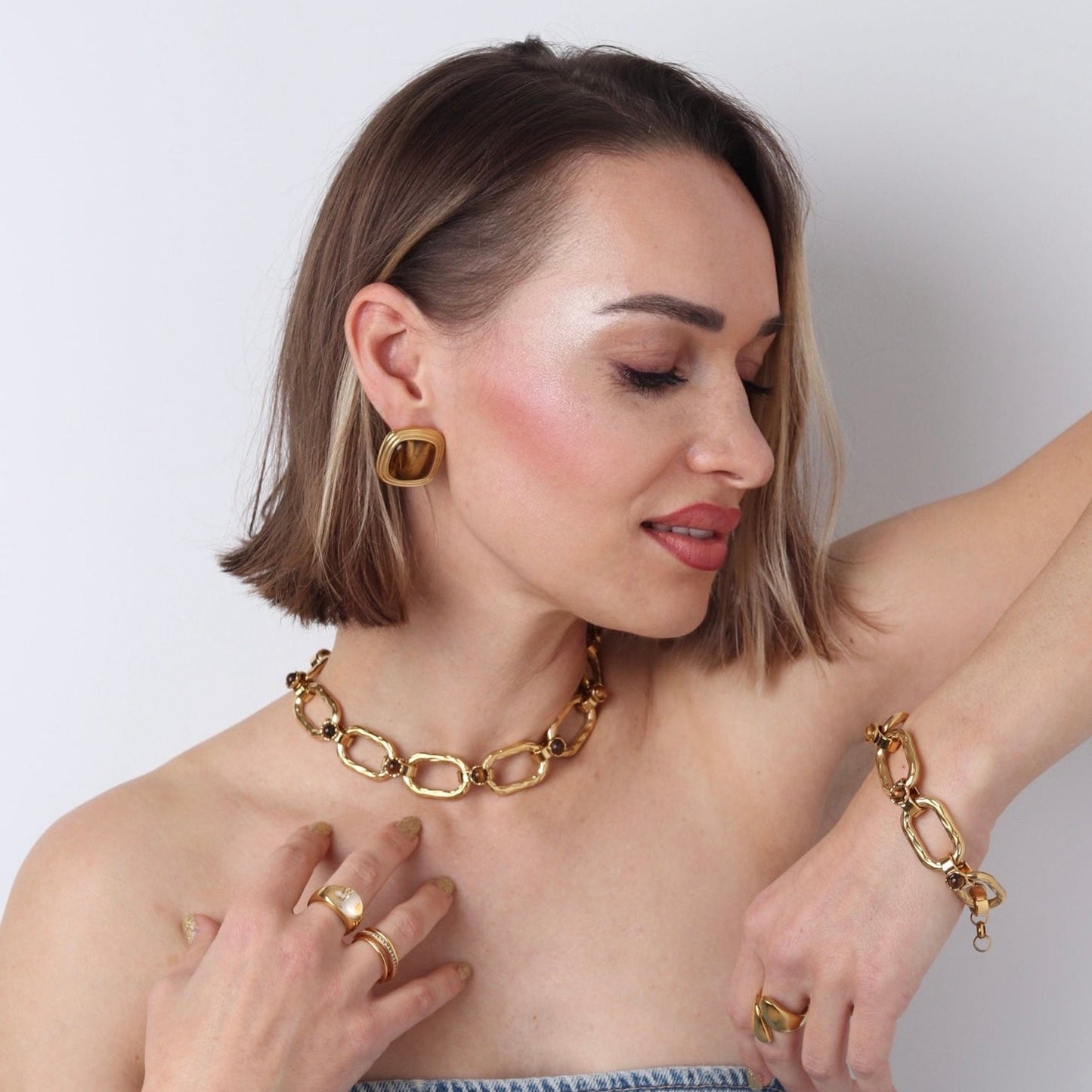 Boucles d’Oreilles Carrées Œil de Tigre – Acier Inoxydable Plaqué Or L'or Didon