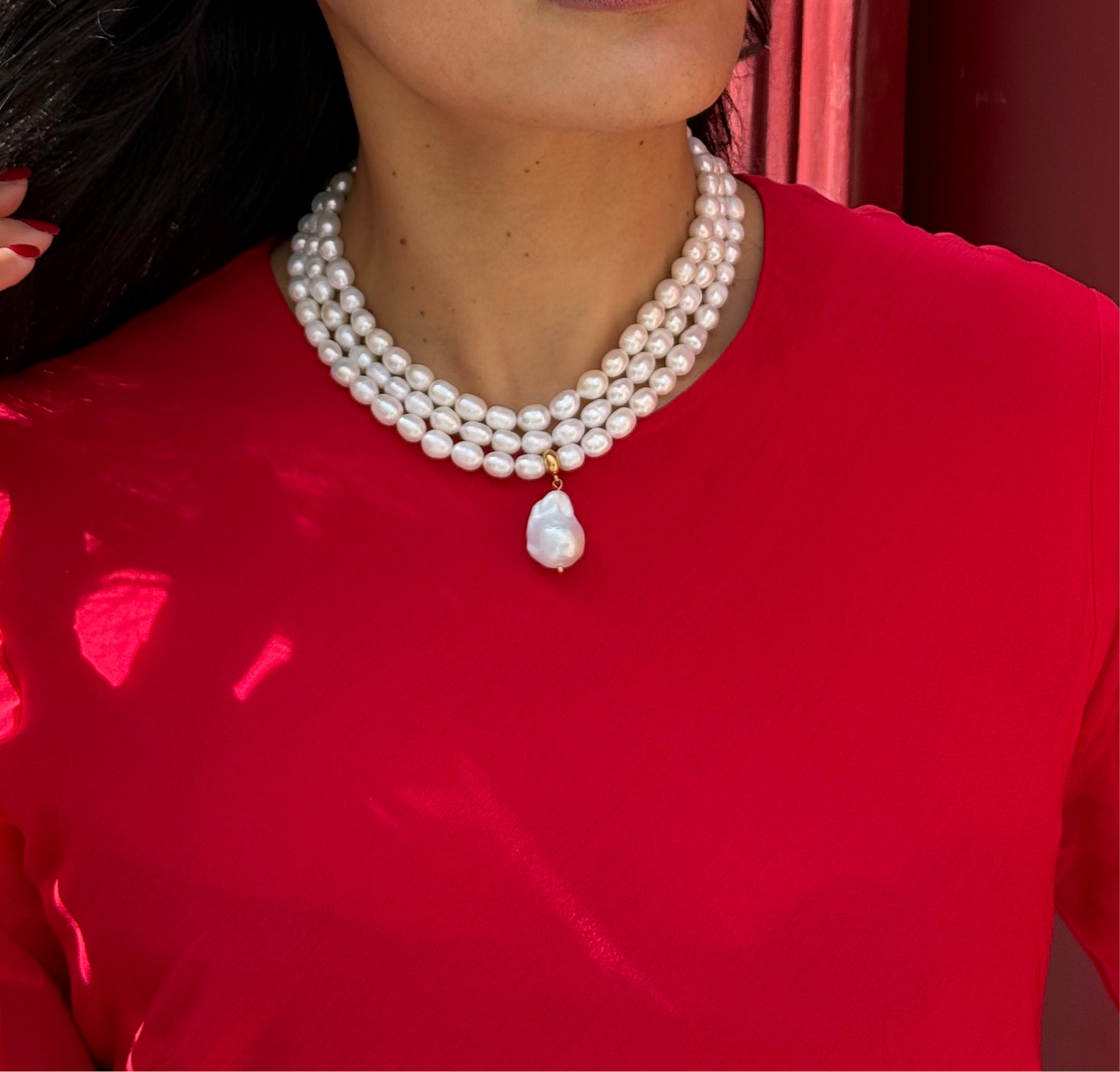 Collier Lady Diana – Choker 3 rangs en perles naturelles et baroque doré | L’Or Didon Paris