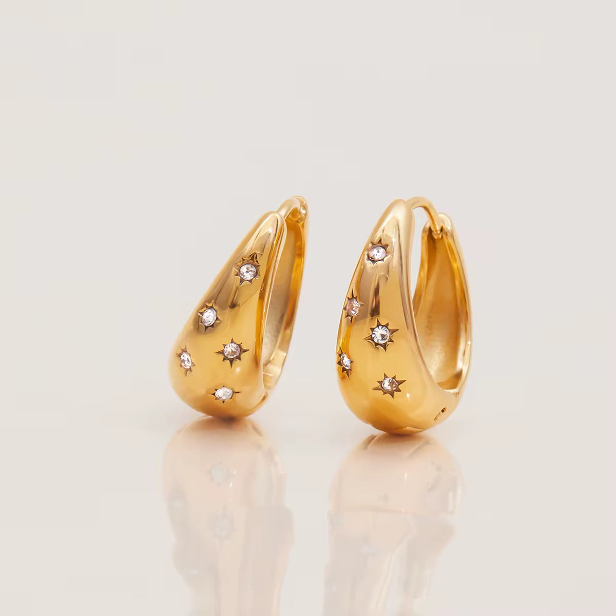 Boucles d’oreilles créoles dorées plaqué or 18K – Élégance & confort au quotidien