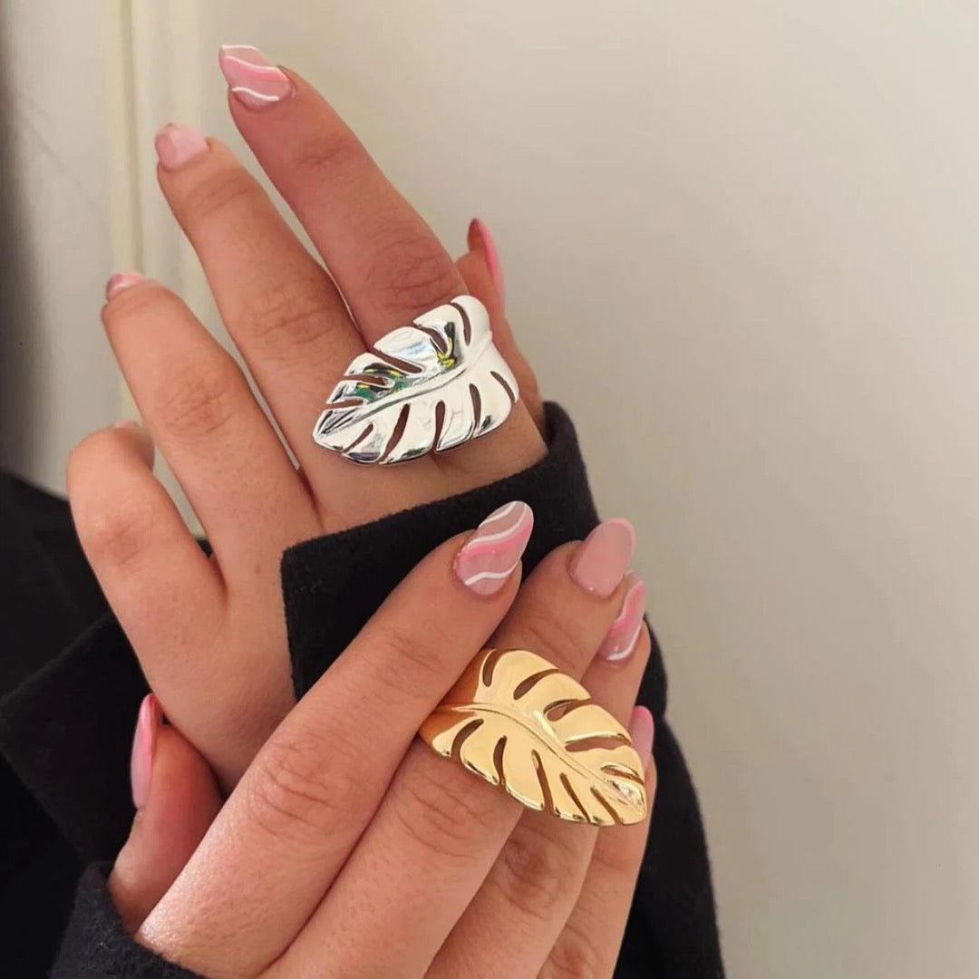 Bague Margaux : Bague design plume, un bijou audacieux stylé