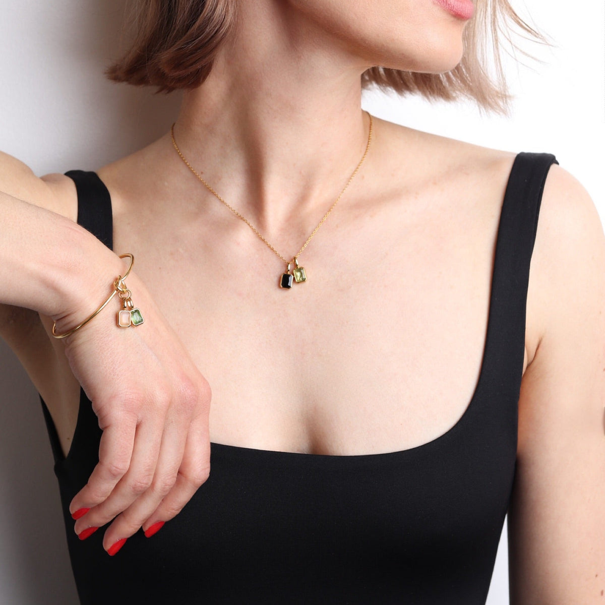 Bracelet doré ajustable personnalisé avec pierre de naissance en zirconium 