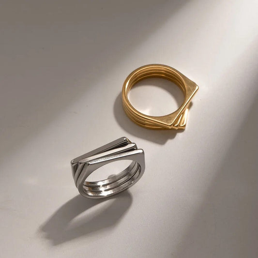 Quartz : Bague dorée à design superposé