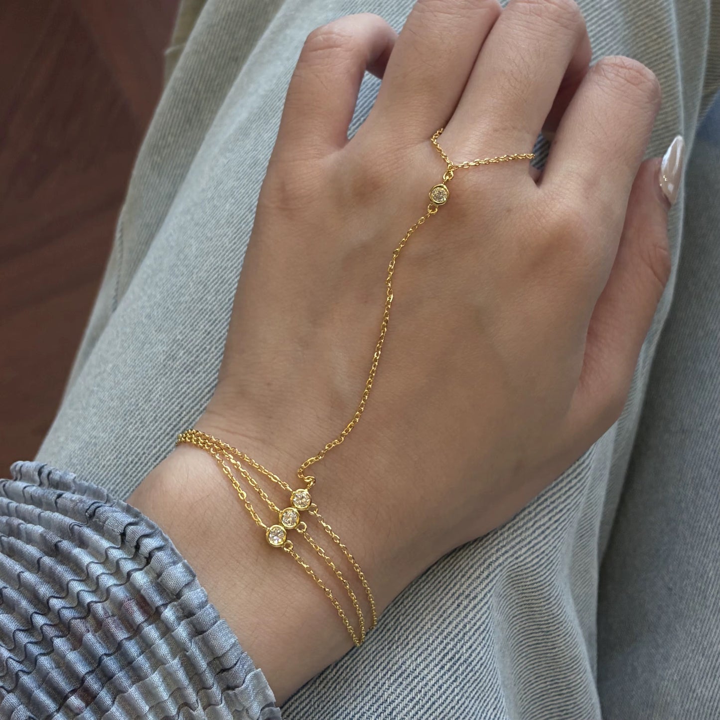 Chaîne de main multi-chaînes zircon – bijou de main élégant | L’Or Didon