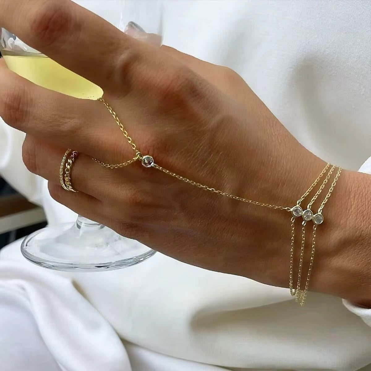 Chaîne de main multi-chaînes zircon – bijou de main élégant | L’Or Didon
