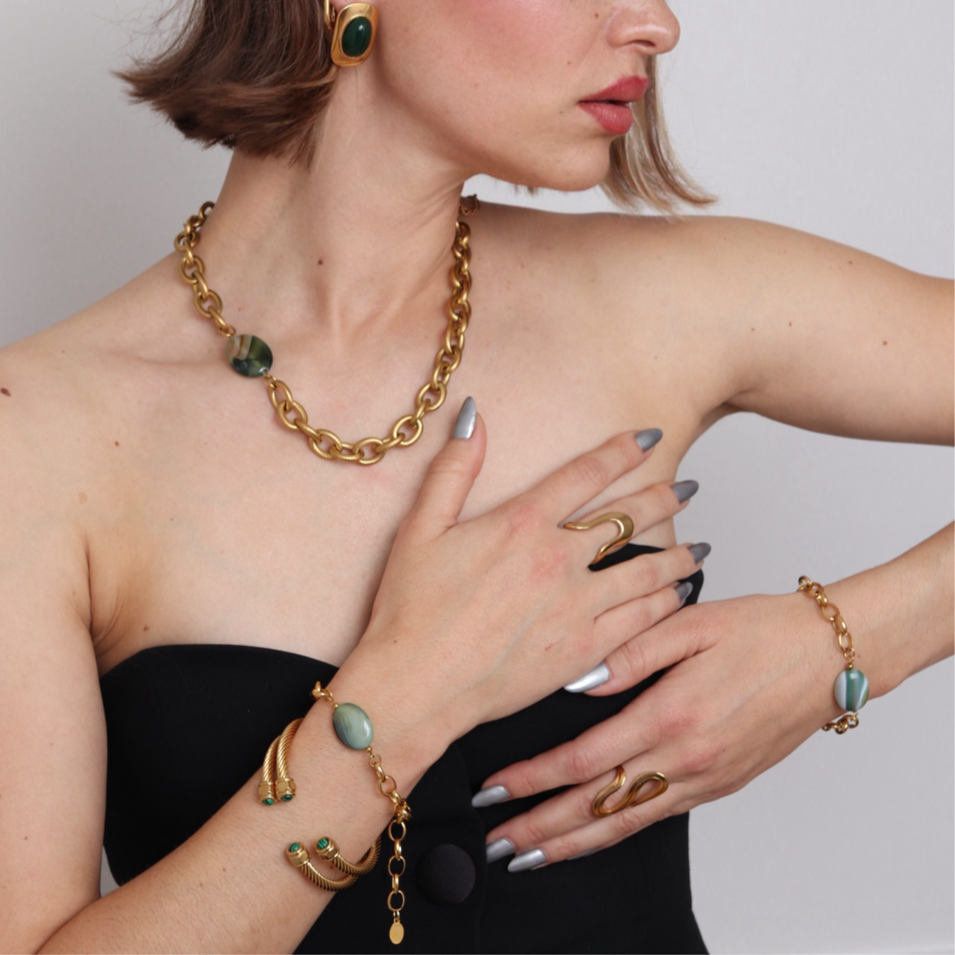 Collier choker interchangeable personnalisé avec ta pierre naturelle préférée : 25 pierres fines naturelles 











                                                                  Inspiration collier loulou kitchen