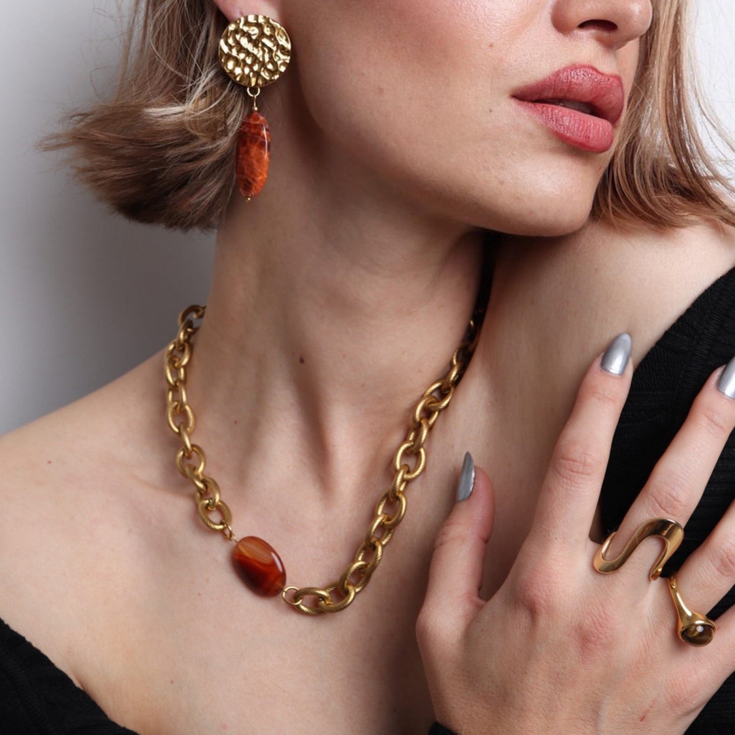 Collier choker interchangeable personnalisé avec ta pierre naturelle préférée : 25 pierres fines naturelles 











                                                                  Inspiration collier loulou kitchen