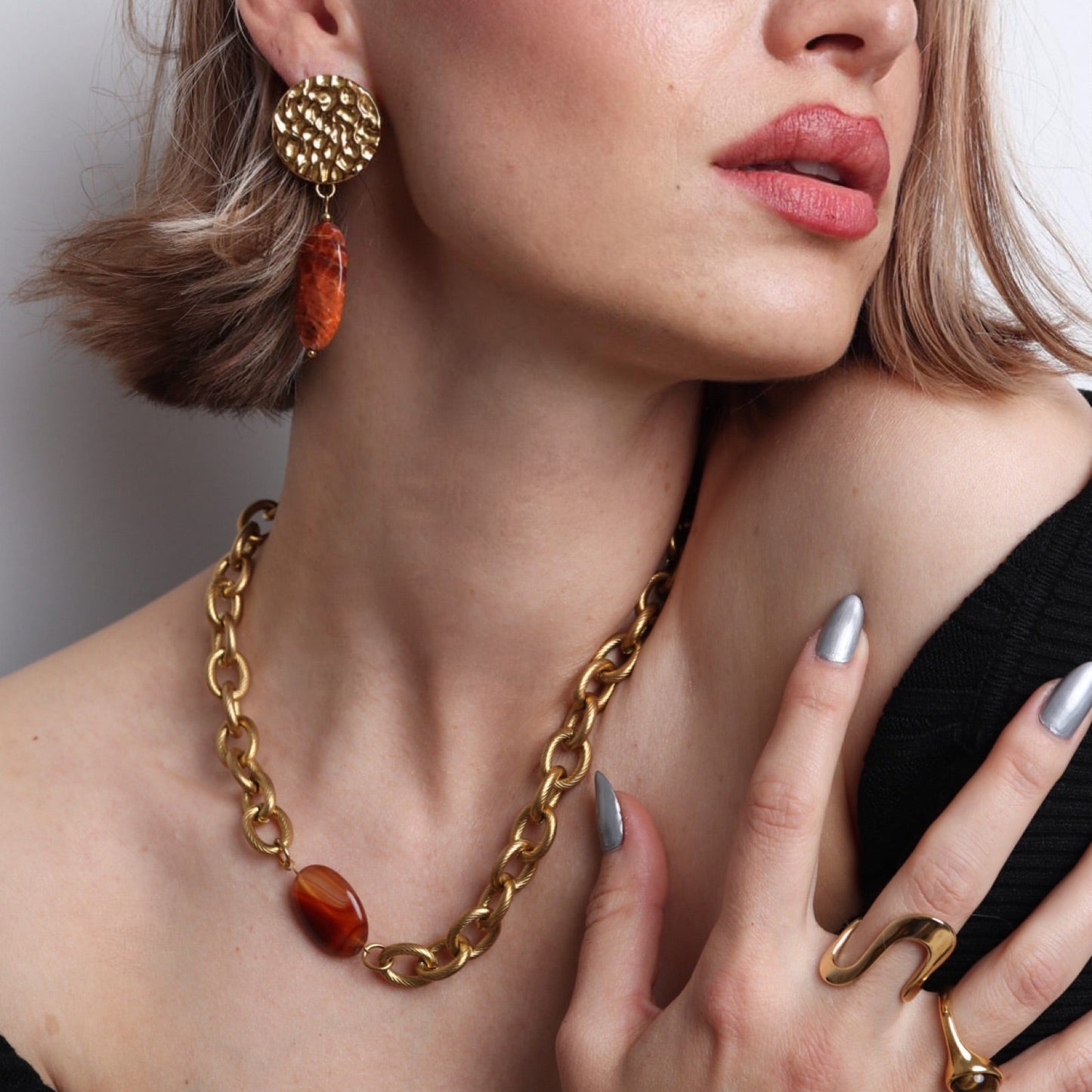Collier choker interchangeable personnalisé avec ta pierre naturelle préférée : 25 pierres fines naturelles 











                                                                  Inspiration collier loulou kitchen