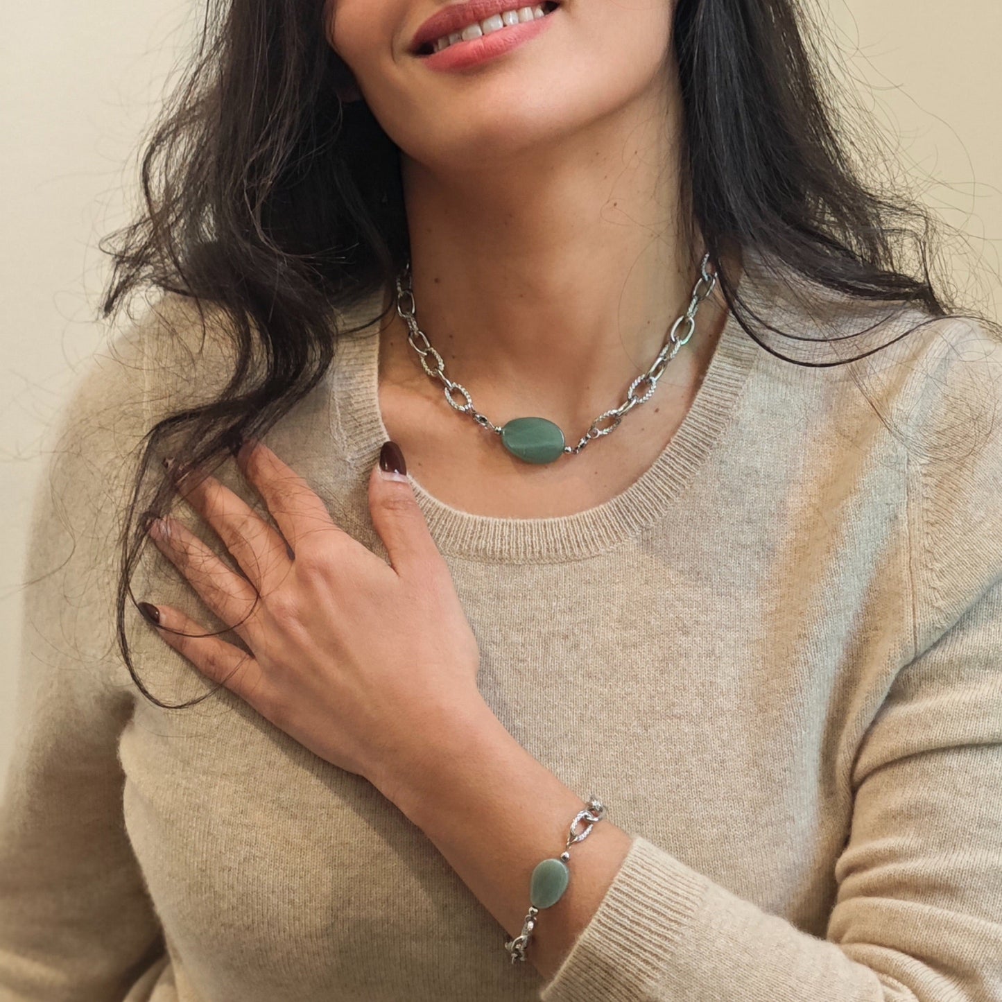 Collier choker interchangeable argenté personnalisé avec ta pierre naturelle préférée : 25 pierres fines naturelles 











                                                                  Inspiration collier loulou kitchen