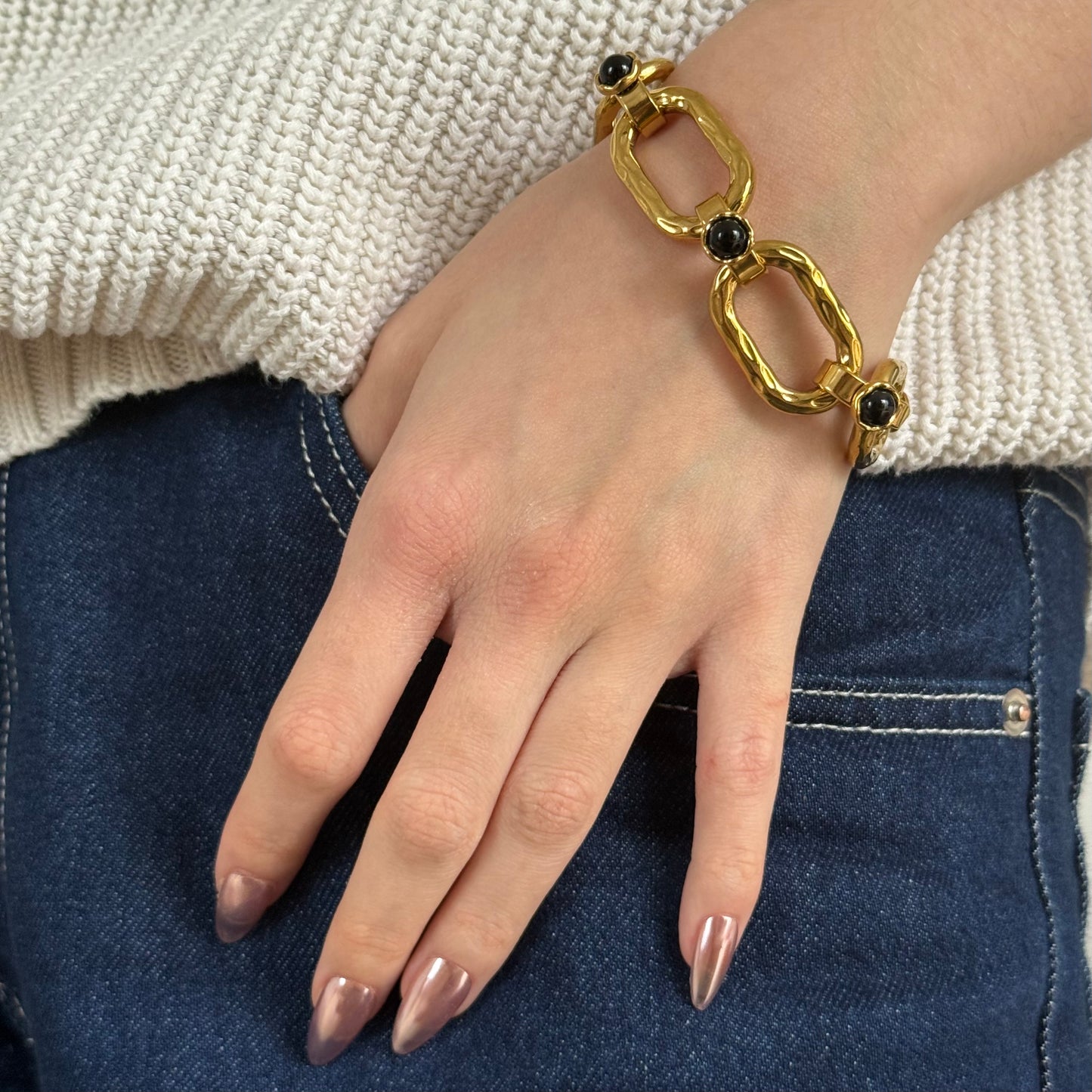 Maïwenn : Bracelet gros maillons doré et ornés de pierres semi précieuses