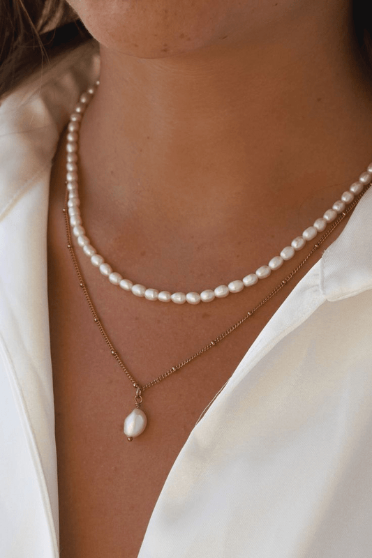 Lady D : collier choker en perles naturelles