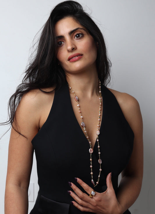 Sautoir perles naturelles sublimé de pierres de zirconium