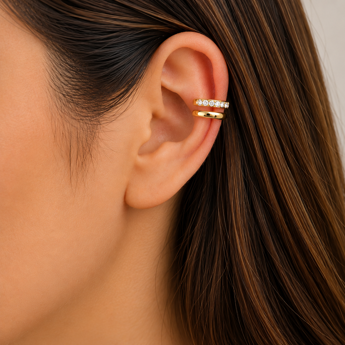 Bijou d'oreille ear cuff doré avec pierres de zirconium