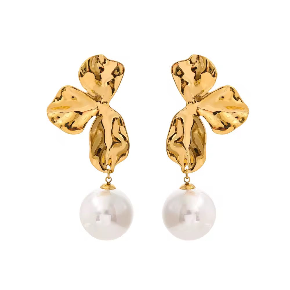 Boucles d'oreilles doré à l'or fin fleur et perle pendante