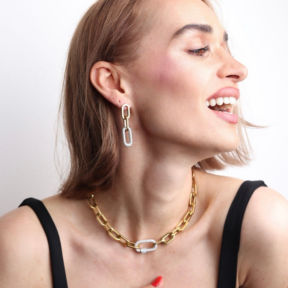 Collier à gros maillons doré en acier chirurgical serti de zirconium