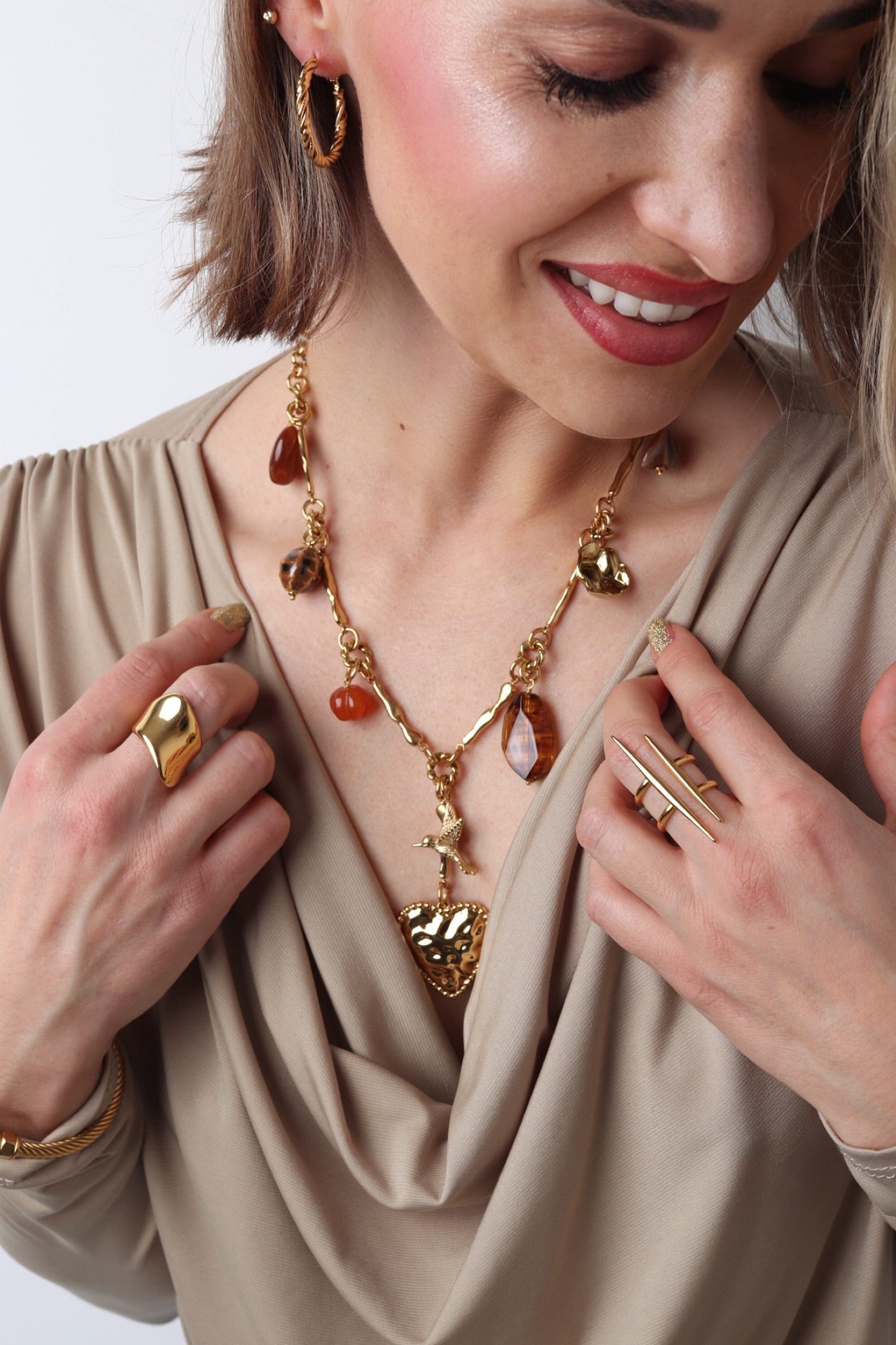 Joséphine : Collier pendant à Chams L'or Didon